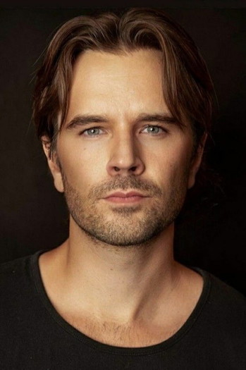 Photo of actor Graham Wardle