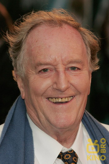 Photo of actor Robert Hardy