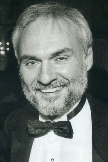 Photo of actor Kenneth Welsh