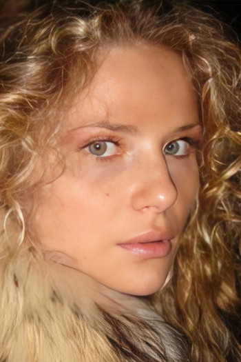 Photo of actor Ava Loraschi