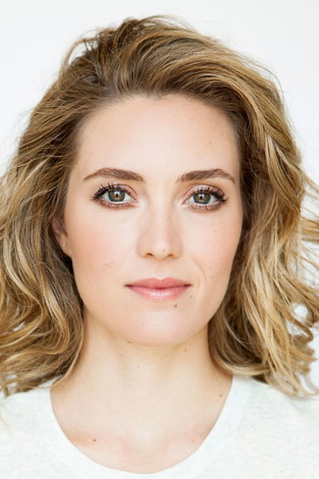 Photo of actress Evelyne Brochu