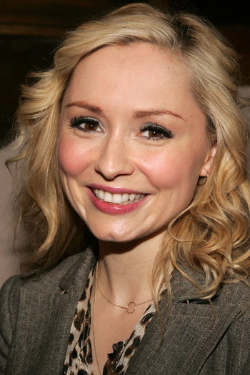 Photo of actress Nina Siemaszko