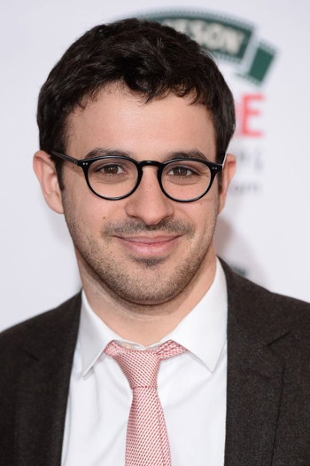 Photo of actor Simon Bird