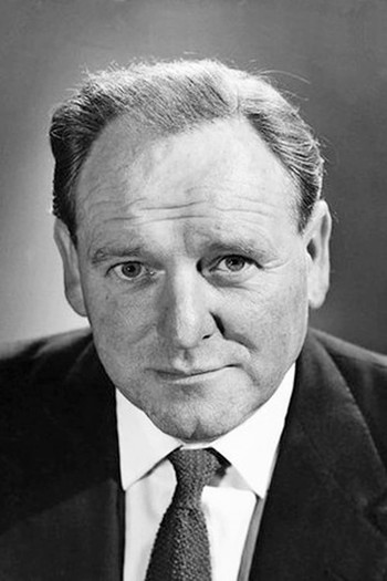 Photo of actor Bernard Lee