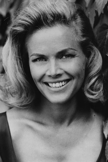 Фото актрисы Honor Blackman