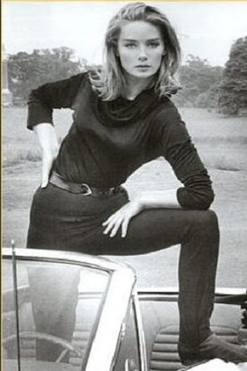 Фото акторки Tania Mallet