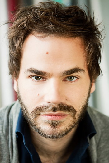 Photo of actor Sébastien Huberdeau