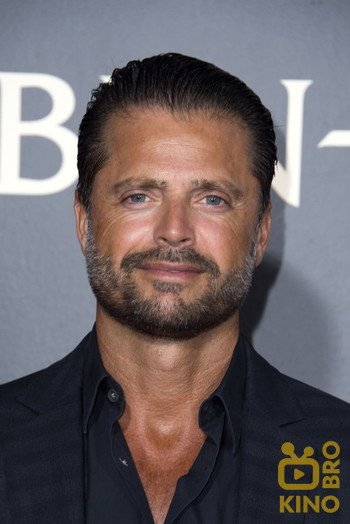 Photo of actor David Charvet