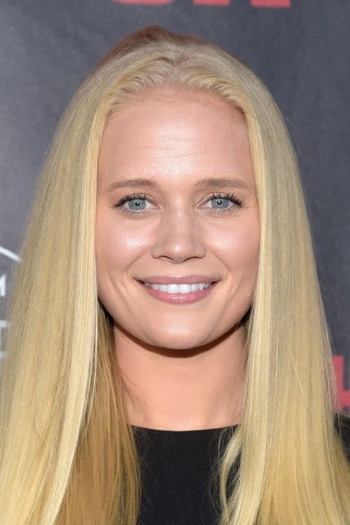 Photo of actress Carly Schroeder