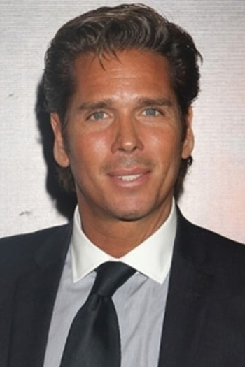 Photo of actor Roberto Palazuelos