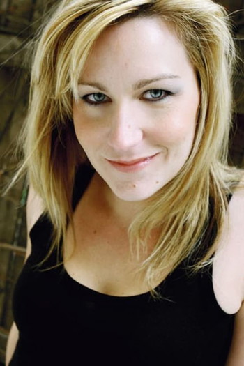 Photo of actress Samantha MacIvor