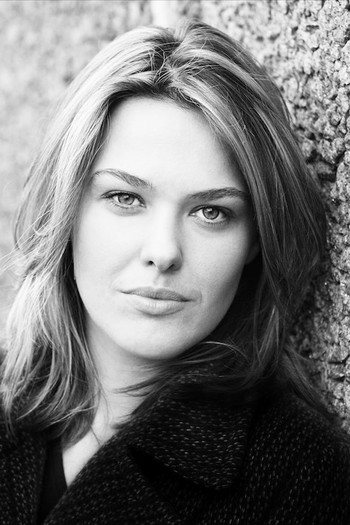 Фото актрисы Sally Bretton