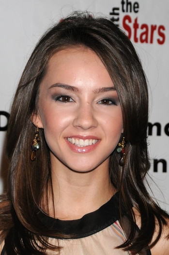 Photo of actress Lexi Ainsworth