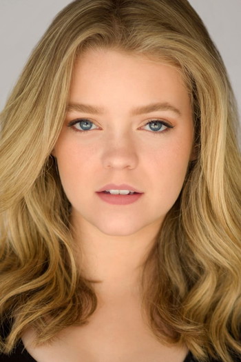 Photo of actress Jade Pettyjohn