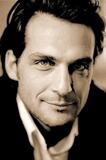 Photo of actor Robert Seeliger