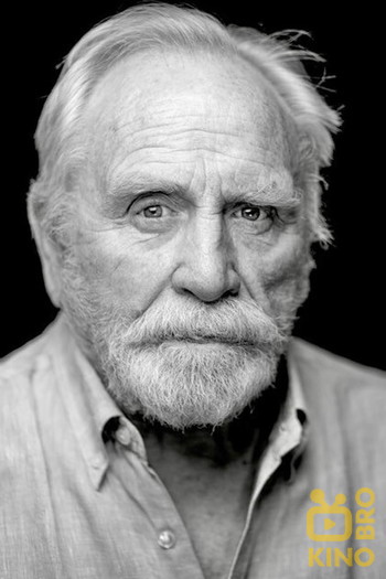 Photo of actor James Cosmo