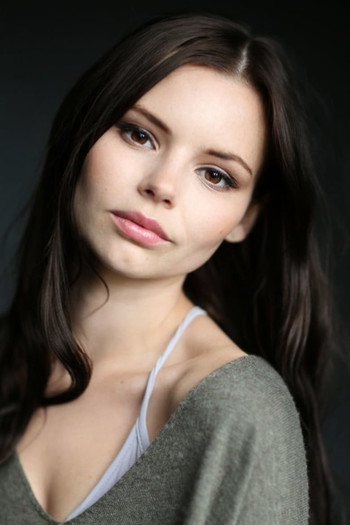 Photo of actress Eline Powell