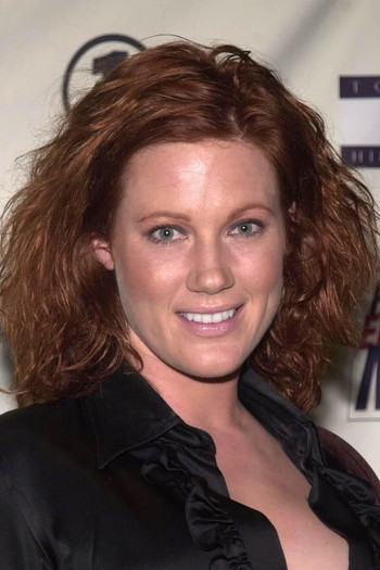 Photo of actress Elisa Donovan