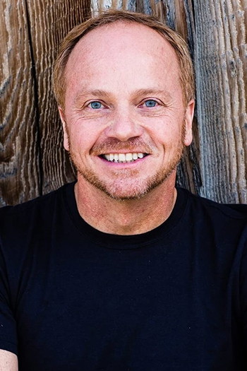 Photo of actor Paul Mulder