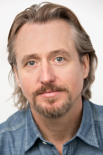 Photo of actor Linus Roache