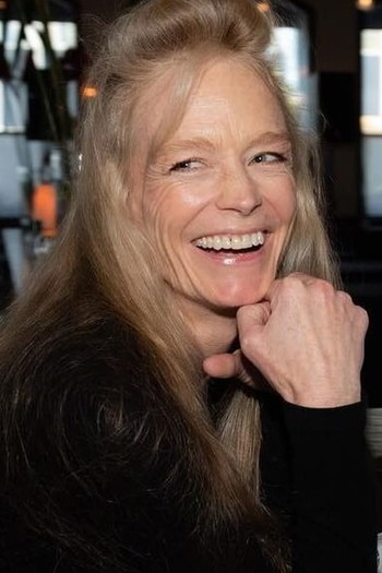 Photo of actress Suzy Amis