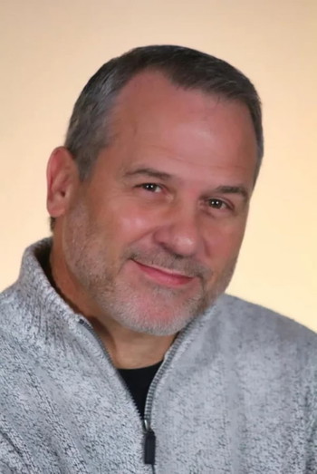 Photo of actor Ron Fazio