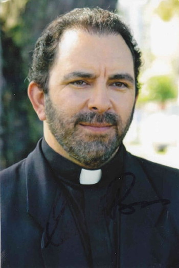 Photo of actor Geoffrey Rivas