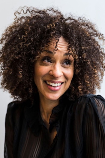 Photo of actress Karyn Parsons