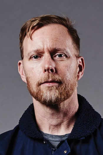 Photo of actor Nate Mendel