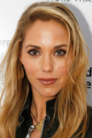 Photo of actress Elizabeth Berkley