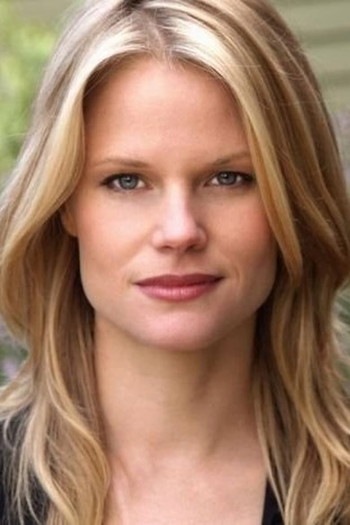 Photo of actress Joelle Carter