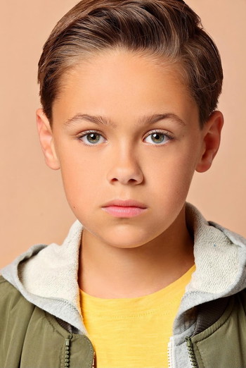 Photo of actor Kellen Raffaelo