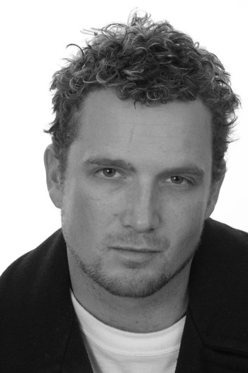 Photo of actor Aiden Lithgow