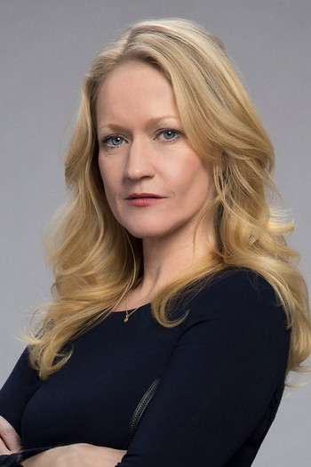 Photo of actress Paula Malcomson