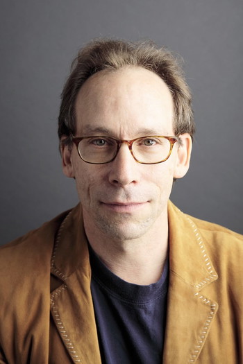 Photo of actor Lawrence Krauss