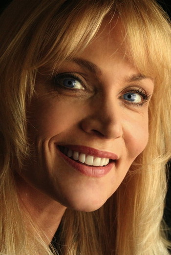 Photo of actress Daphne Ashbrook