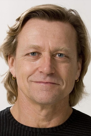 Photo of actor Michael Hurst