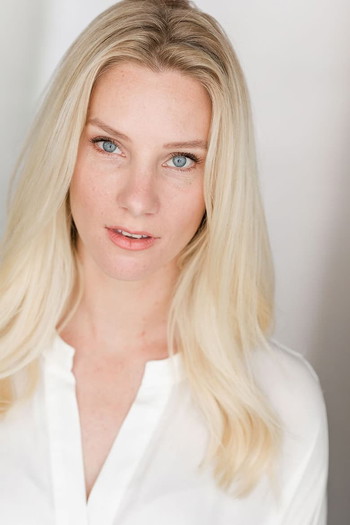 Photo of actress Heather Morris