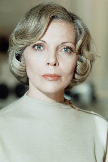 Фото актрисы Barbara Bain