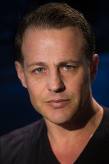 Photo of actor Louis Mandylor