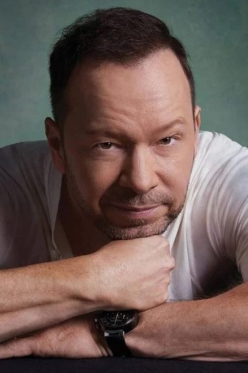 Photo of actor Donnie Wahlberg