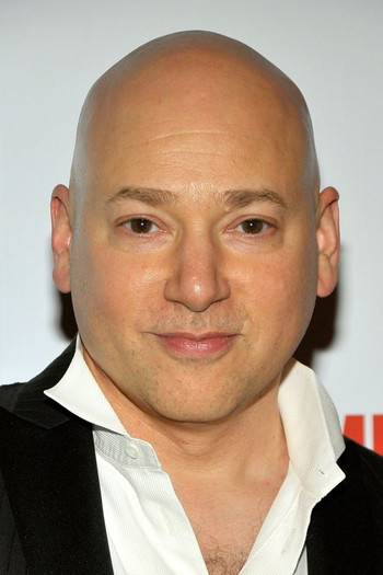 Photo of actor Evan Handler