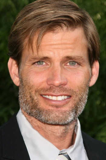 Photo of actor Casper Van Dien