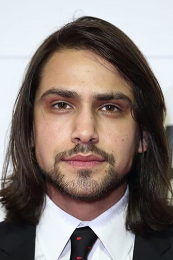 Photo of actor Luke Pasqualino