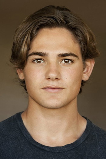 Photo of actor Carson Boatman