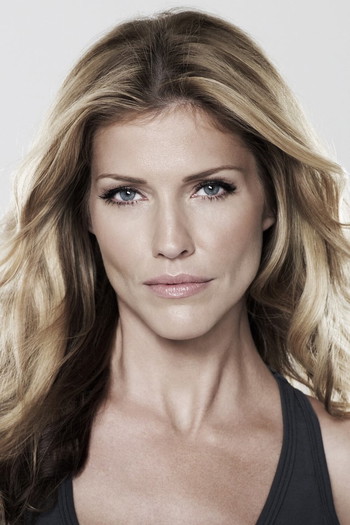 Photo of actress Tricia Helfer