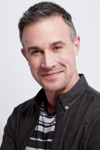 Photo of actor Freddie Prinze Jr.