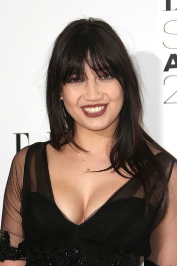 Фото актрисы Daisy Lowe