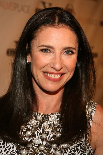 Photo of actress Mimi Rogers