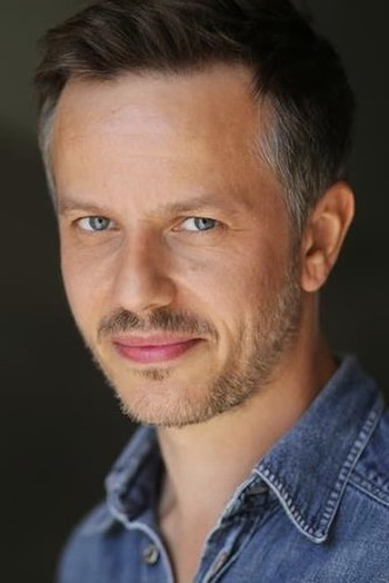 Photo of actor Luke de Woolfson